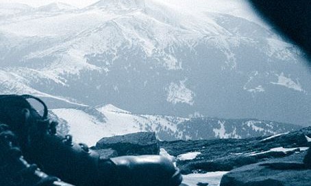 Каменный тур на вершине Петроса