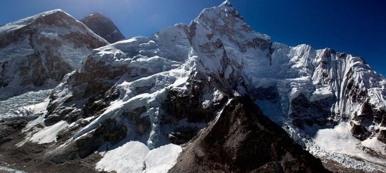 Гора Эверест и вершина в Нупцзе