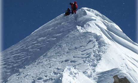 Альпинисты на вершине Шишабангма