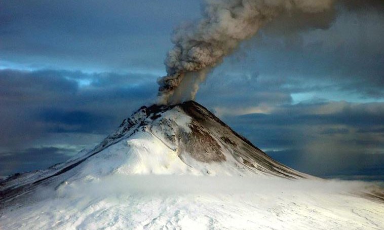 Действующий вулкан Эребус
