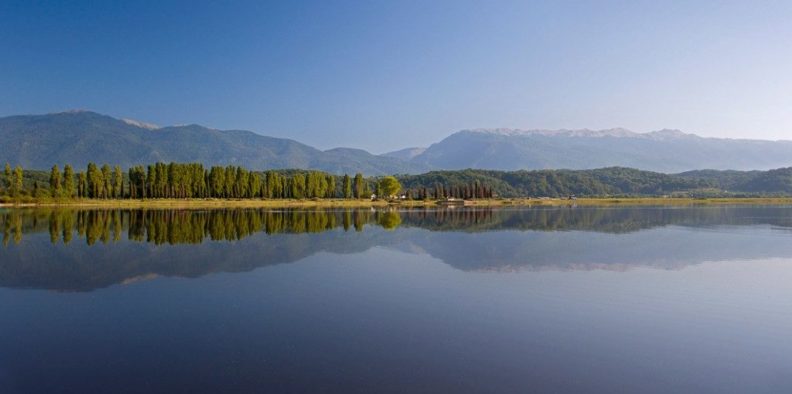 озеро Инкит в Абхазии