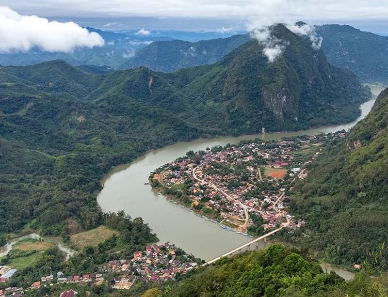 Нонкиау (Nong Khiaw)