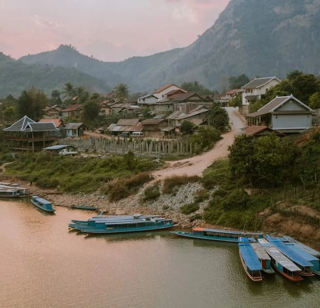 Причал Нонкиау (Nong Khiaw)